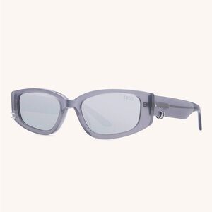 NIB Dezi Cuffed Sunglasses in Steel/Smoke Flash